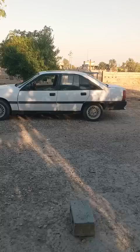 ئۆپڵ مەکینە20
کیڕومەکینە ئەکسل بەشەرت جام کارەبایی سەنەویو وەکالەیە 
ئەوالیات بەشەرت 10گڵاو مەجال***********
