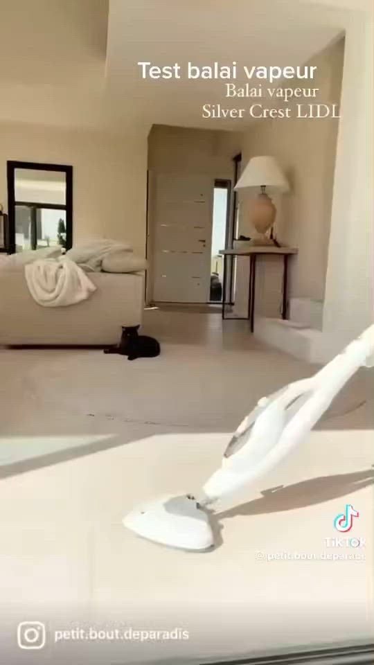 الممسحة البخارية SilverCrest Steam Mop
الحل الذكي للتنظيف والتعقيم المتكامل. تعتمد على قوة البخار الطبيعي للقضاء على 99% من البكتيريا والجراثيم دون الحاجة للمنظفات الكيميائية.

الميزات الأساسية:
فعالية عالية: إزالة فورية للبقع المستعصية والدهون.
متعددة الأسطح: آمنة ومثالية للسيراميك، الرخام، والبورسلان.
توفير للوقت: تسخين سريع وجاهزية للعمل خلال ثوانٍ.
لطلب المنتج أو الاستفسار، يرجى التواصل معنا عبر الرسائل


**إذا كنت صاحب هذا الإعلان وتريد حذفه لأي سبب، رجاءا أرسل رسالة إلى الدعم الفني**