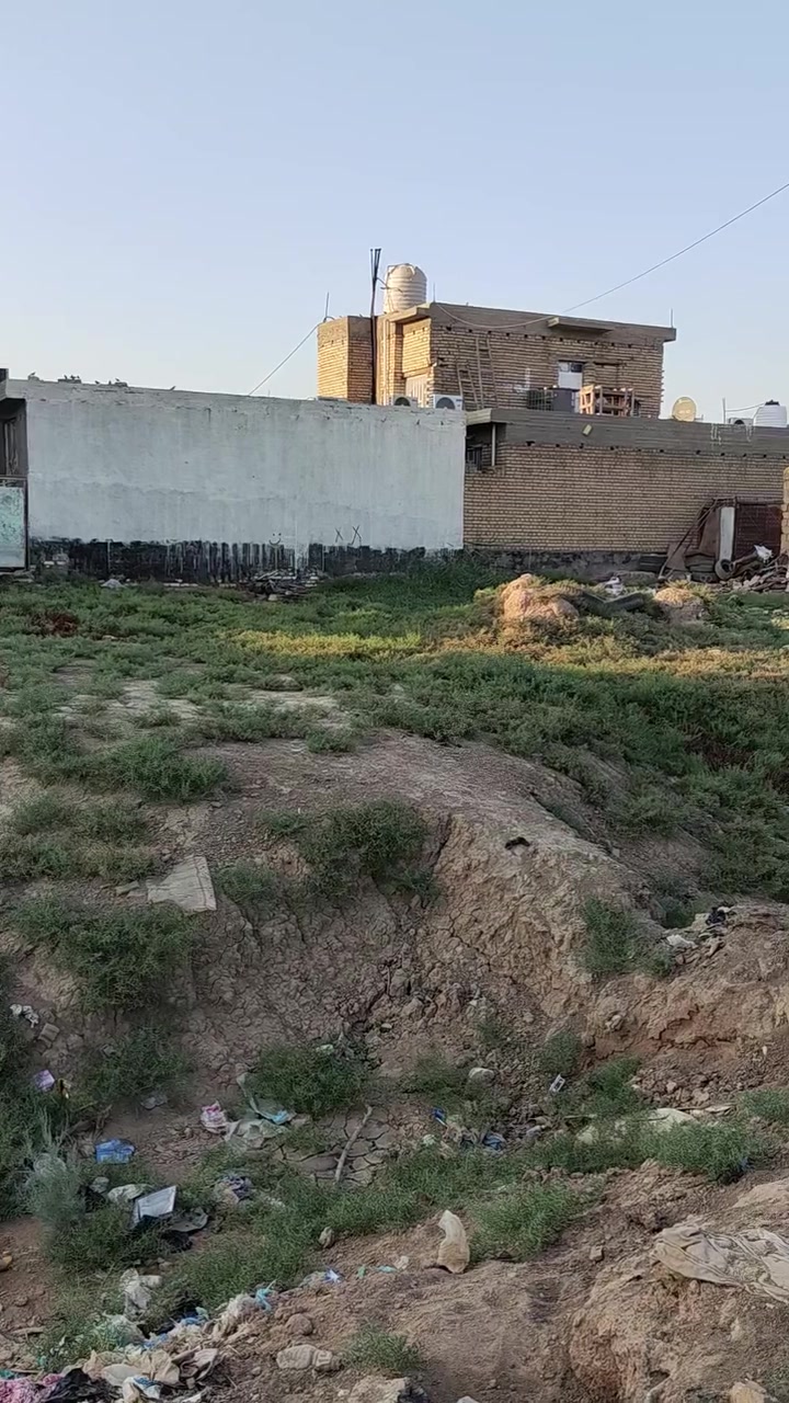 السلام عليكم متاح قطعه ارض زراعي خلف معمل الثلج مساحه  50×20
الوجه 50
والنزال 20 تقسم الى 5قطع التصال على ***********
