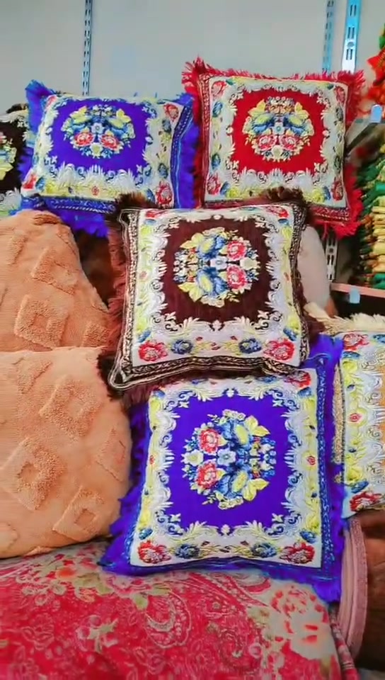 كوشه شانيل+بوهيمي الوزن 500غرام سعر بس ب 3000عنوانه عسكري كبل فرع السوق مجمع سيد باسم العرباوي أهلا وسهلا ***********
