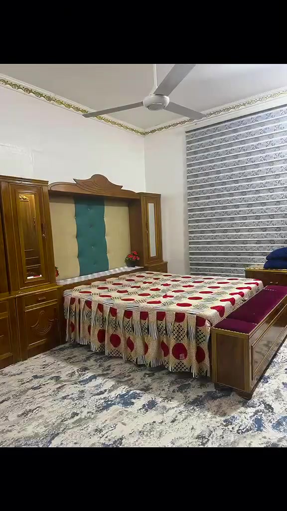 السلام عليكم ورحمة الله وبركاتة 
للبيع غرفة نوم مستعملة بحالة ممتازة، شغل نجارة أحمدالخفاجي (خشب أصلي ومتانة وعمر).🪚🔨
السعر خاص
العنوان📍حله سياحي كويخات مقابل ثانويه الباقر 
للتواصل 
***********
***********
