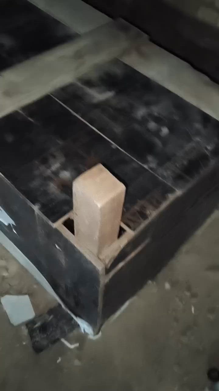 السلام عليكم عيني الي محاجهن يخابرهن او بخير او يدلل ***********
