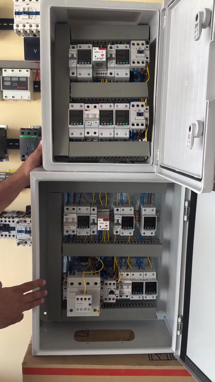 � بور حماية ATS الذكي
⚡ يحمي منزلك وأجهزتك الكهربائية من تقلبات وانقطاع التيار.
☀️ متوافق مع منظومات الطاقة الشمسية والمولدات.
✅ تحويل تلقائي سريع وآمن.
✅ حماية من ارتفاع وانخفاض الفولتية.
✅ حماية للأجهزة المنزلية الحساسة
 
� للاستفسار والحجز
***********

‭***********‬
