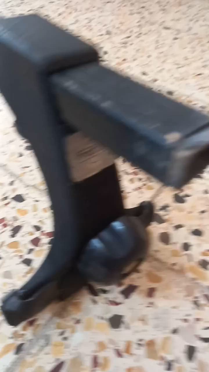 السلام عليكم
للبيع قطعة واحدة المهتم يتفضل خاص


**إذا كنت صاحب هذا الإعلان وتريد حذفه لأي سبب، رجاءا أرسل رسالة إلى الدعم الفني**