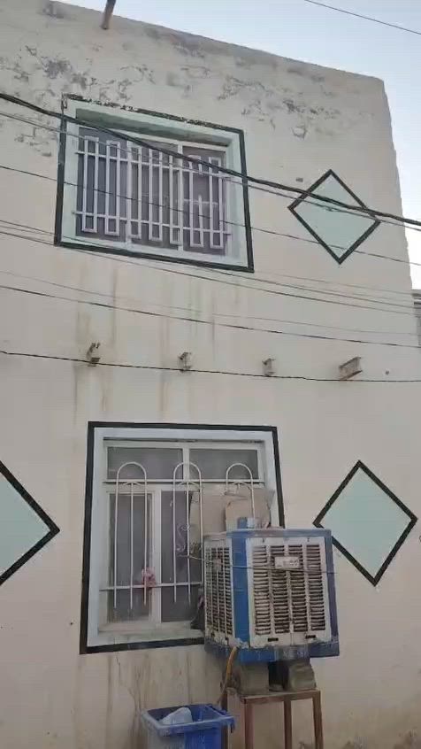 السلام عليكم الدار للبيع مساحه 200 تحتوي على مشتل 40 متر و 160 منزل المشتمل طابقين امام الدار العنوان النجف الكوفه شارع المطار الجديد شارع الشفلات السعر المطلوب 53 مع المجال البسيط للتواصل رقم الهاتف اخوكم ابو طيبه*********** علما كافه الخدمات متوفره بناء حديث مشمول بالتطويب جنس الارض سند 25 وحياكم الله اهلا وسهلا ملاحظه بيع بالكامل المشتمل مع المنزل اثنيناتهن سعرهن 53 مع المجال البسيط

