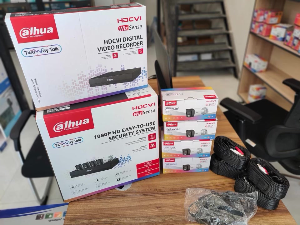 🎥 بكج داهوا الأصلي 1080P – 4 كاميرات مع DVR
✅ دقة Full HD 1080P
✅ 4 كاميرات خارجية/داخلية
✅ DVR ذكي WizSense
✅ يدعم المشاهدة من الهاتف
✅ كوابل ومحولة مرفقة
✅ جودة تصوير ممتازة نهارًا وليلاً
✅ مناسب للمنازل، المحلات، والمكاتب.
📞 متوفر الآن لدى مكتب الدقة بأفضل الأسعار مع خدمة  والتركيب والبرمجة والكفالة بكادر هندسي فني ممتاز
واتساب ***********
الكمية محدودة
