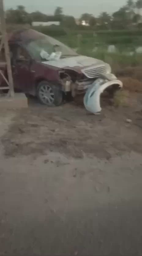 سلام عليكم الله يكفيكم شر جيلي موبل موديل ١٣ كير توني شاده حاويه من البصره ومكينه توني مجفته بعدهي ع سحك تشتغل سياره وخرسه ماينسمع صوته ابيع ع هل حطه ب ٢٥ 
تريد بس رقم ١٥ الله يكفيكم شر مكاني ناصريه سوك شيوخ


**إذا كنت صاحب هذا الإعلان وتريد حذفه لأي سبب، رجاءا أرسل رسالة إلى الدعم الفني**