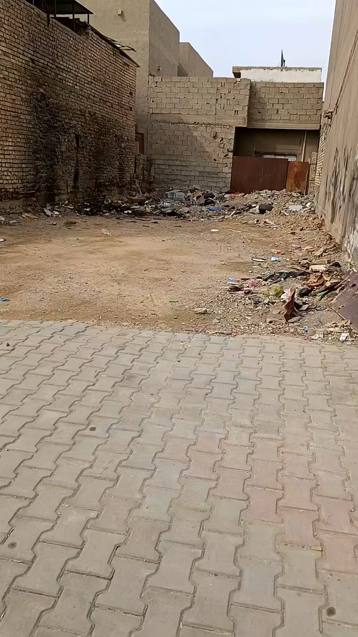 قطعه للبيع بحي الحكيم جسر ديالى ***********
