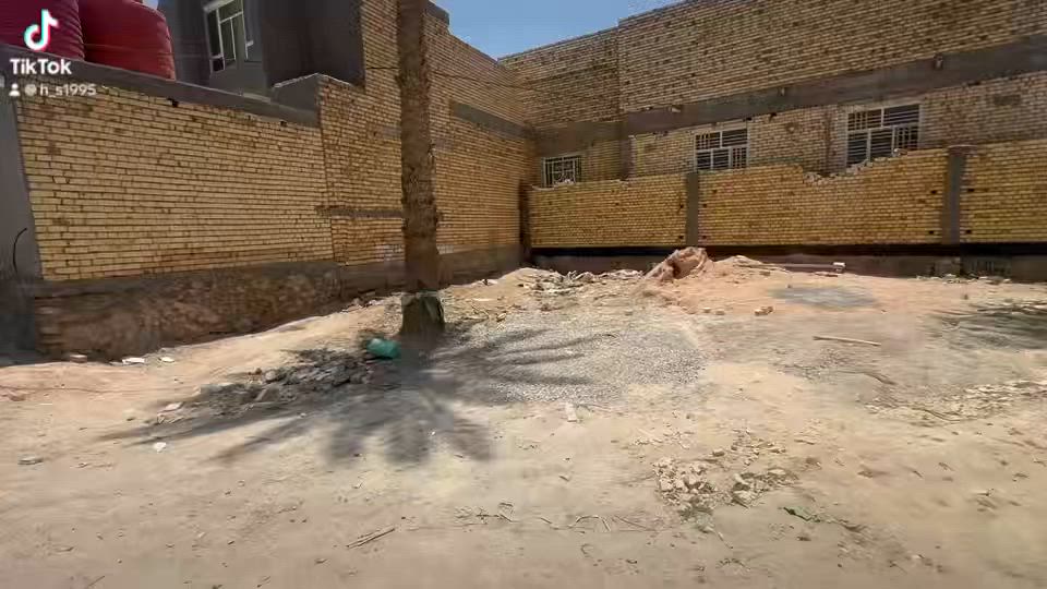 السلام عليكم 
قطعه للبيع في منطقة يلي بصف ملعب مقابل باب ثاني مال جامعه قريبه كلش من شارع الجامعه
المساحة 100 متر لوجهة ٨.١٠ ونزال ١٢.٣٥
قرار محكمه
***********
