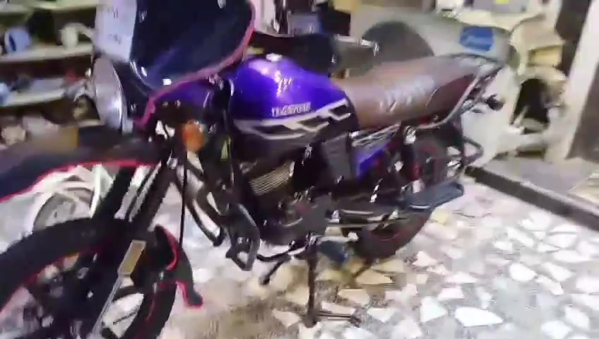 السلام عليكم اعادة نشر بسبب الوعود الكاذبة دايون موديل 23 ماشية 8000 فول نظافة تجي وتشوفها بعينك مثل ما موضح بالفيديو مكاني بغداد اتصل او راسل على الرقم وتشلع عيوني ‏‪***********‬‏ سعر 3200 وبيها مجال للطيبين علما الدراجة مرقمة رقم بغداد