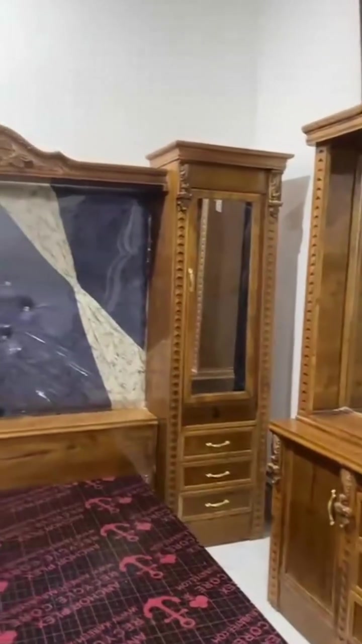غرفه نوم ملكي حطاطه نضافه فول السعر مليون و 500 وبيها مجال العنوان الرمانه البوعبيد للاستفسار ***********
