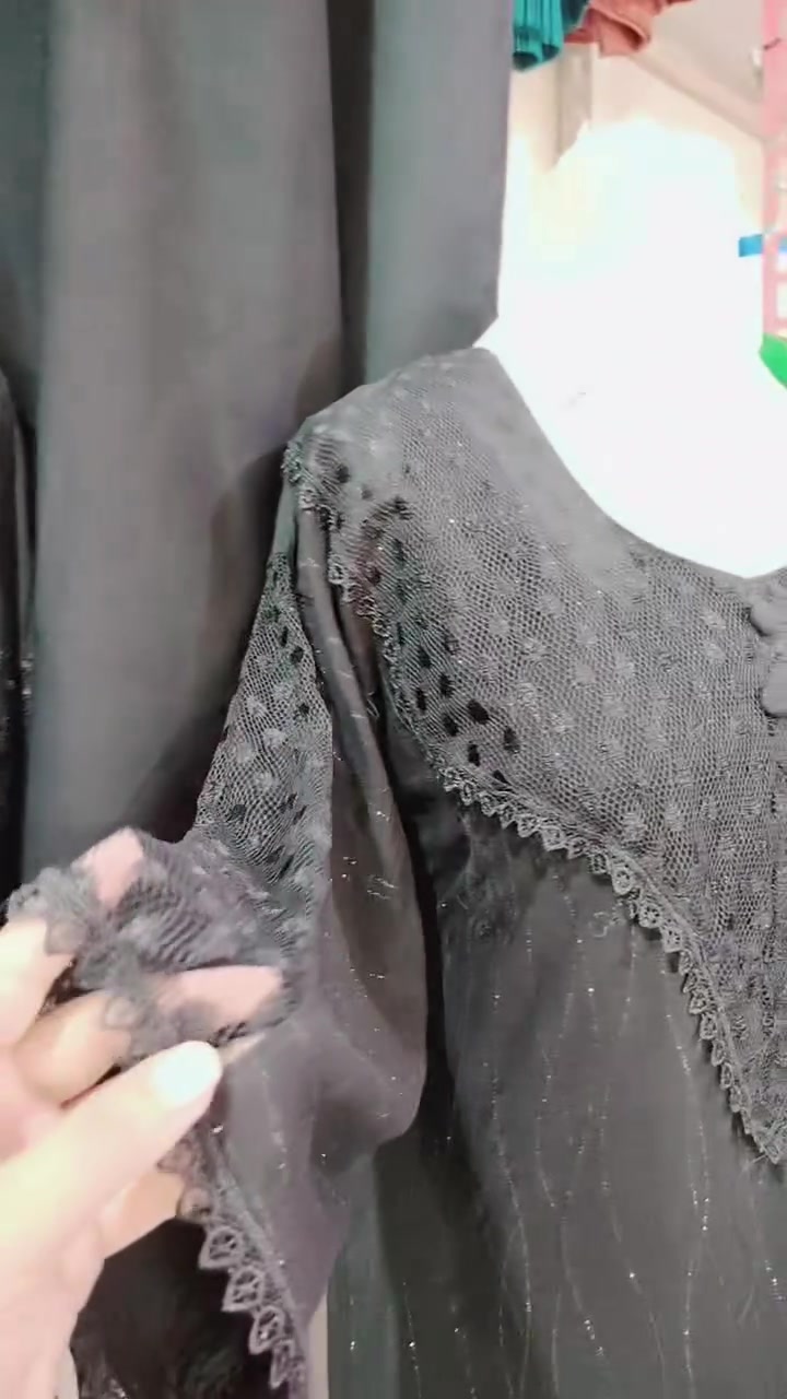 شغلي حسب الطلب توفرت اقمشه.   

توصيل لكافه مناطق صويره  
عنوان المحل 👉 صويره حي العهد مقابيل التمثال الزعيم. 
للحجز واتساب  🫶 ***********  واتساب ام شهد
