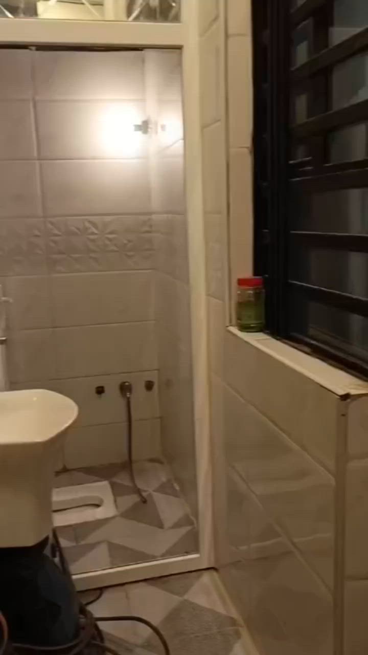 مشتمل ١٠٠م بناء حديث شارع ١٢م مي كهرباء مجاري بالباب طابق واحد بيتونه كبيره صحيات خارجيه وداخليه المشتمل نظيف جدا مقابل المعارض الاخير السعر ٤٤وبيه مجال بسيط ***********

