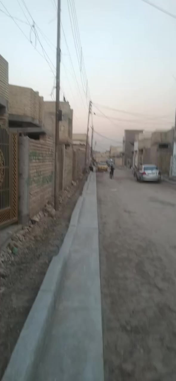 للبيع بيت ١٠٠م طابقين ونص هيكل يعني اربع غرف نوم ثلاث حمامات استقبال مطبخ زراعي مكاتبه فقط ***********بي واتس خابرني وتدلل
