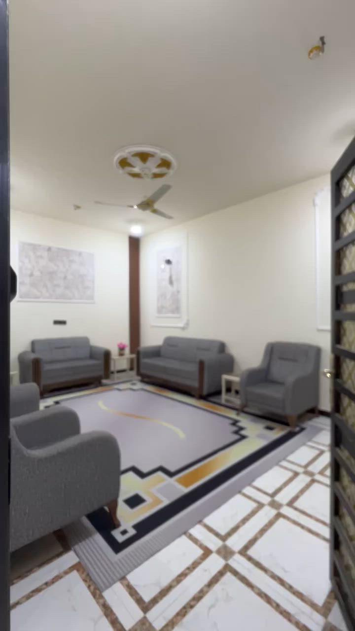 سلام عليكم بيت مساحة 200متر طابو صرف زراعي ♦️
يحتوي عله ♦️
كراج+ديوان+صاله استقبال +غرفتين +مطبخ+صحيات خارجيه وداخليه+♦️
بناء البيت سنه2025♦️
موقعه♦️ابي الخصيب/طريق الصحراء 
الهاتف /***********حسين
