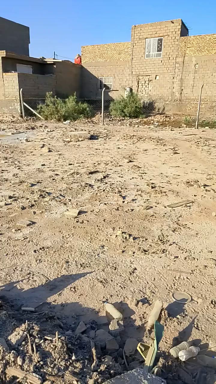يا الله 
قطعه للبيع طابو زراعي سند 25 تحويل مباشر مساحه 120 واجه 6 نزال 19 مكانه حي البكرلي طريق البو حمير تبعد عن شارع العام 50 متر قبل قاعه الحديد قريبه باقي تفاصيل مذكوره داخل الفيديو من يرغب بشراء العقار الاتصال علي الرقم التالي ***********
