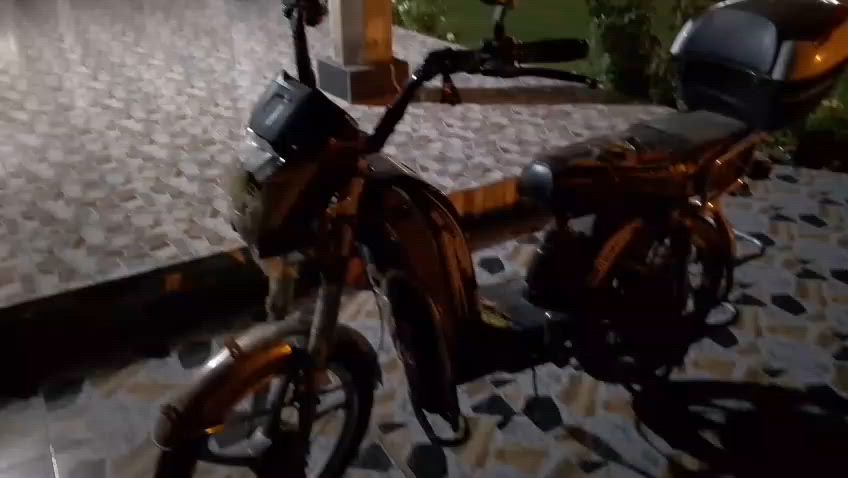 سلام عليكم عندي موطور لبيع شحن يرادله بس بطاريات المكان الرمادي جزيره البذياب الأستفسار على رقم خاص اوتساب ***********
