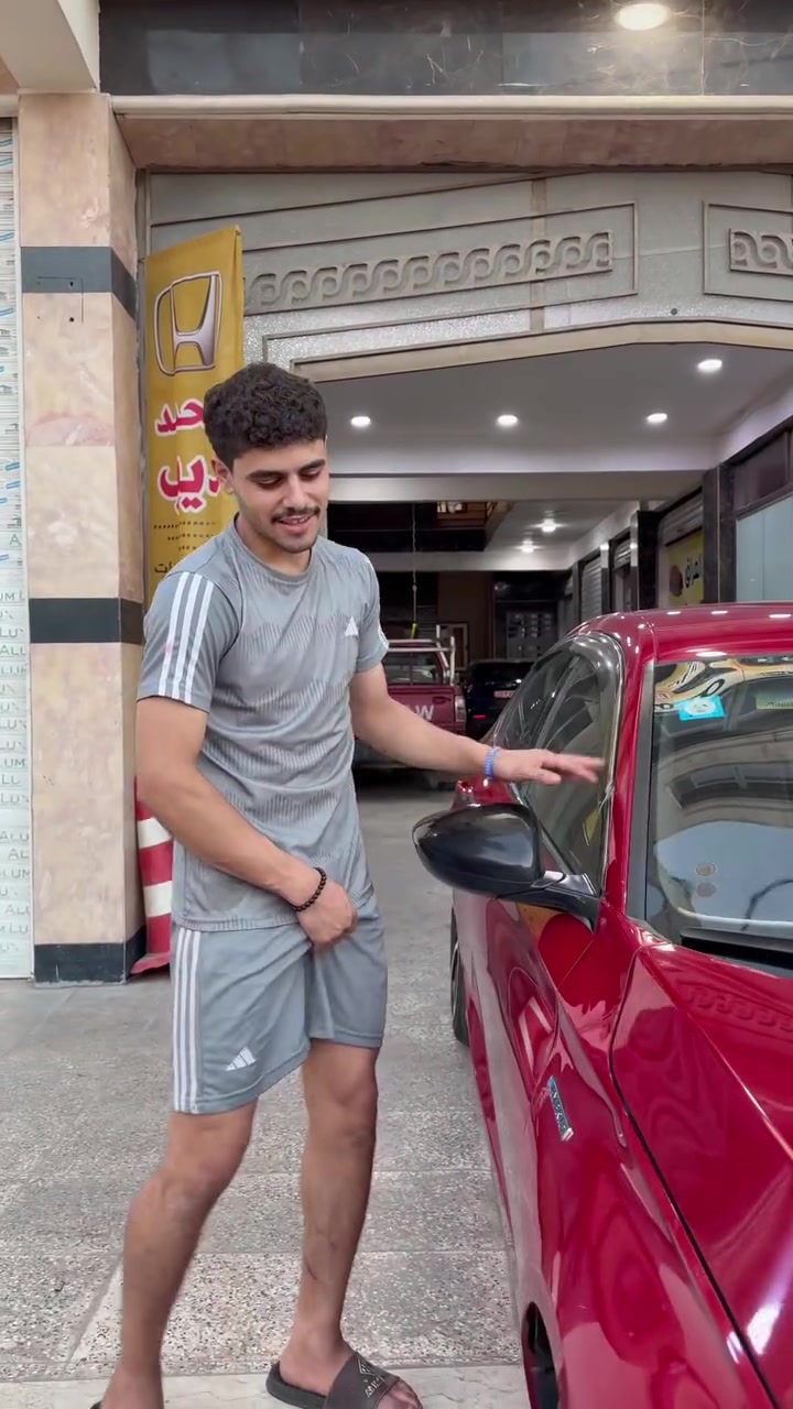سلام عليكم
شباب تفاصيل داخل الفديو 
١٤٣$ وبيه مجال
واسط العزيزيه مكان السياره
رقم صاحب السياره
***********
