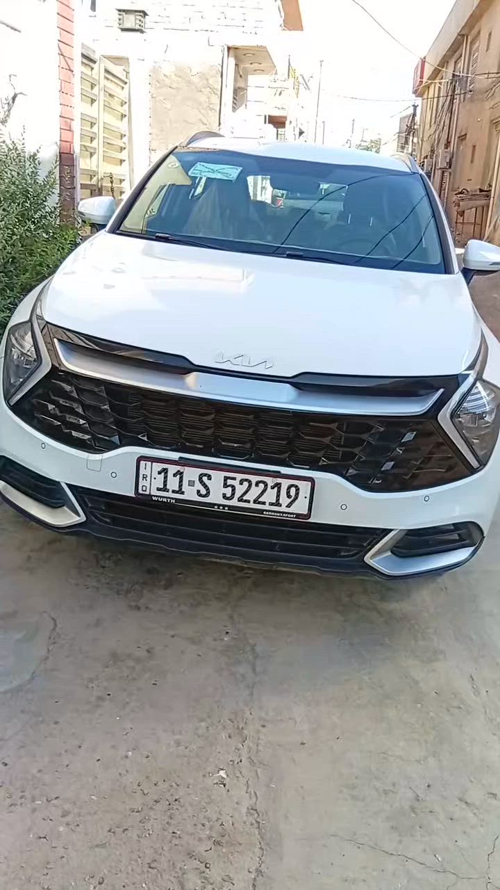 للبيع وسعر 210$وبيها مجال مكاني في الكاظمية.***********
