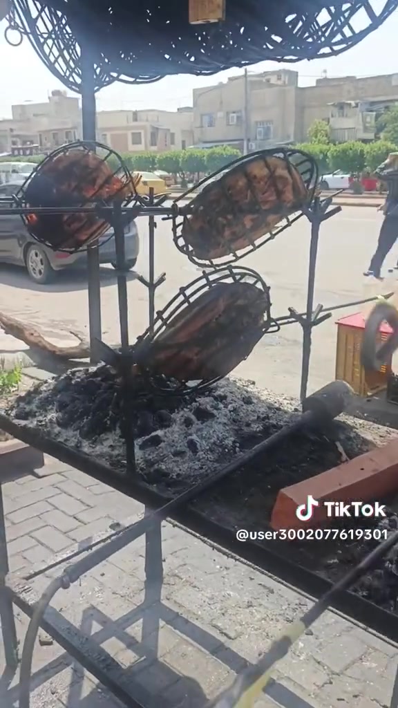 السمك من محل حسين ناصريه غير😋
🐟🐠  سمك مسكوف على الطريقه البغدادية الصلصه غير ويانه وسمك حي عدنه 
📍 العنوان 
📍 الحريه الدور نواب الظباط شارع أبو حطاب قرب الضريبه
***********📱
***********وات ساب
🛵 توصيل موجود 🏍
