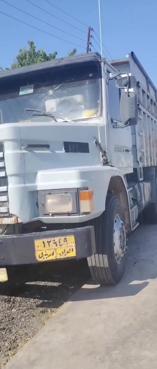 اسكانية 112 موديل 85 محرك بيها صرف شي قليل بدون بخار 
مجموعه وسط شرط 
شاصي شرط بدودي نظيفة كير خمسة على خمسة شرط 
ابييعها فحم في فحم سنوية ساقطة 20سنة 
سعرها 80ورقة قفلها عنوان غرب الموصل ***********

