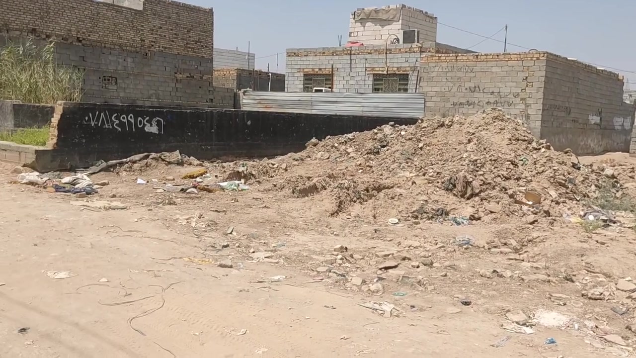 عرصه زراعي في حي الفرات قرب الطاقه مساحه 200 متر سند 25 ( +ماء + كهرباء+ مجاري) قريبه على شارع العام الرئيسي  حي الفرات 
السعر ١١ وبيها مجال الاستفسار الاتصال على الرقم ***********
