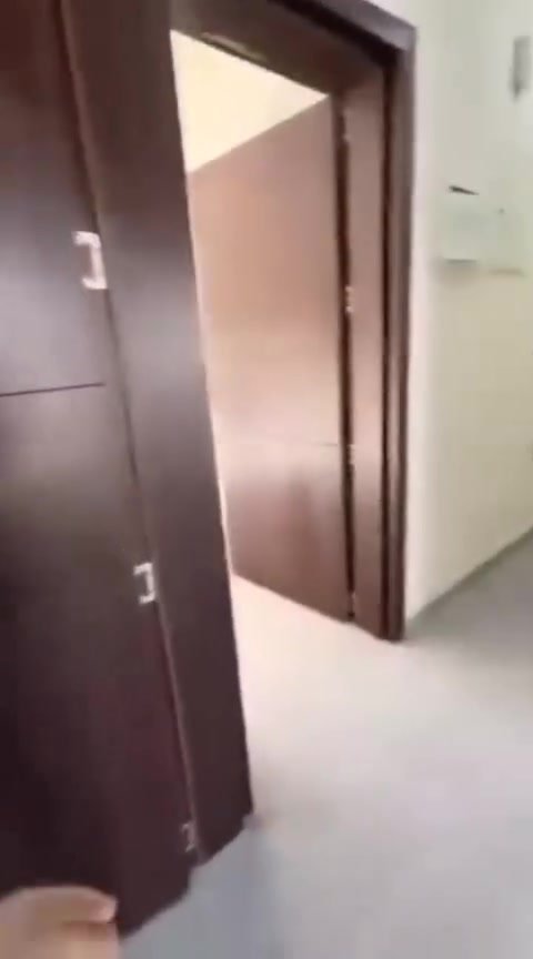 🏢 شركة الكرم للاستثمار والتطوير العقاري

شقة للإيجار – الحارثية (قرب شارع الزيتون)

📍 الموقع: الحارثية – قرب شارع الزيتون
🏠 الطابق: الأول

✨ مواصفات الشقة:
• غرفتين نوم
• صالة
• مطبخ
• حمام

💰 سعر الإيجار: 750 دولار شهرياً

📞 للاستفسار والتواصل على الأرقام الآتية:
***********

📍 موقع الشركة: بغداد – القادسية مقابل جامع أم الطبول
