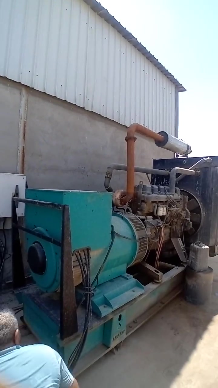 السلام عليكم 
مولدات للبيع فولفو 16 اف تولد 450 Kv
استعمال قليل 

للاستفسار 
***********
الموقع المدائن
