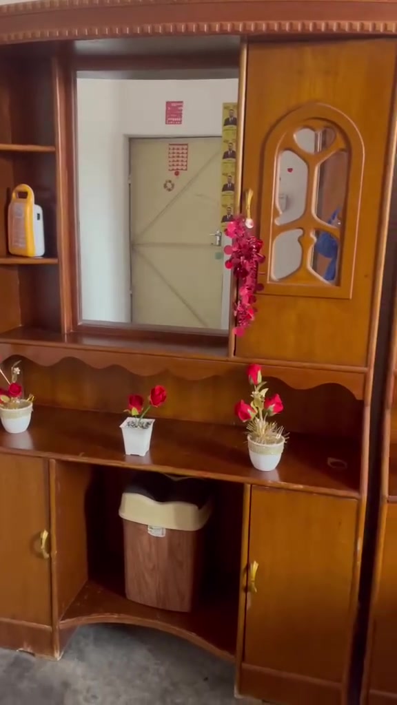 قـرفة نوم للبيع خشب واحد عراق الرقم ***********القائم الرمانه
