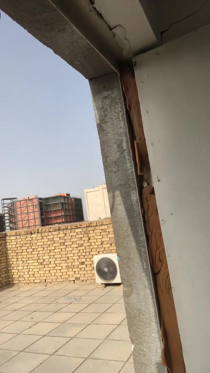 بيت ١٠٠ متر  بسومر قرب سوك العصري وجامعه العين بصف الركن طابقين واجههه١٠ ونزال ١٠
بناء حديث 
الطابق الاول صاله كبيره واستقبال ومطبخ وصحيات خارجيه وداخليه وطارمه ومنور

طابق ثاني تلث غرف نوم وصاله وصحيات 
للاستفسار ***********
