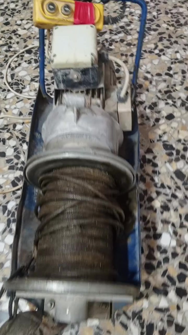 عندي ونج يطالي كامل للبيع سكلة جديد وعرباين مستخدمة موطور ٥٠٠كيلو عل فحص السعر ٦٥٠ بغداد التاجي  ***********
