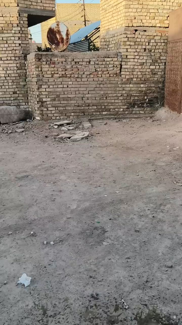 السلام عليكم
بيت للبيع مساحه 120 متر ام الكبر والغزلان
البيت مسلح كامل كل نقص مابي 
فقط الحوش ممطبك
الستقبال/ 5/4
الصاله/ 4/5
غرفة النوم / 6/5
الصطح مطبك شتايكر
السعر خاص وبيك خير ودلل
رقم المبايل ***********
