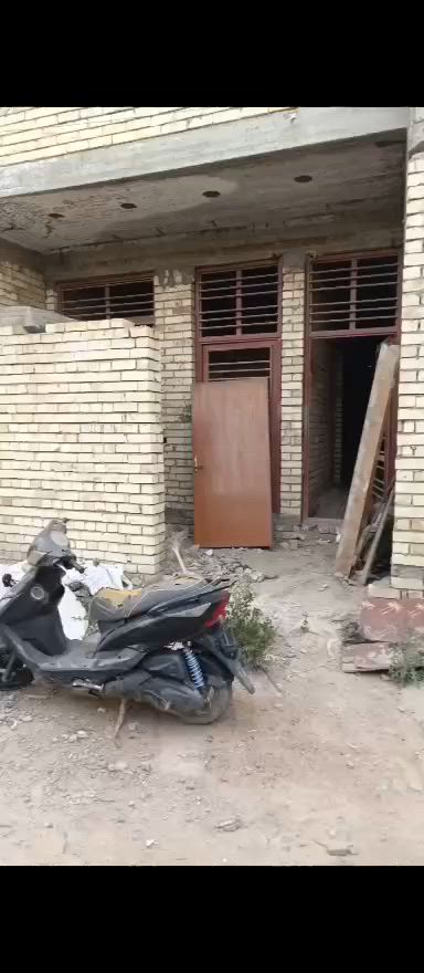 هيكل للبيع مساحة ٧٦ متر سند ٢٥
موقعه فرع قاسم الوكيل قبل اسواق الضرغام 
:محتوياته 
طابق ارضي
استقبال وحولي ومطبخ وغرفة  وحمام وتواليت
طابق ثاني غرفتين وحمام وتواليت 

السعر ٨٧ وبي مجال
للتواصل ‏‪***********‬‏
حيدر
