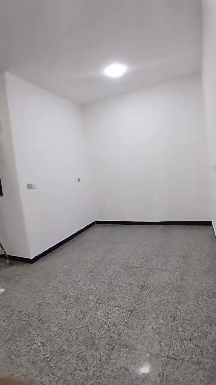 شقة للايجار للسكني حي الجامعة الخارجية طابق اول تحتوي على صالة كبيره ومطبخ وحمام وغرفتين نوم للاستفسار *********** (مكتب)
