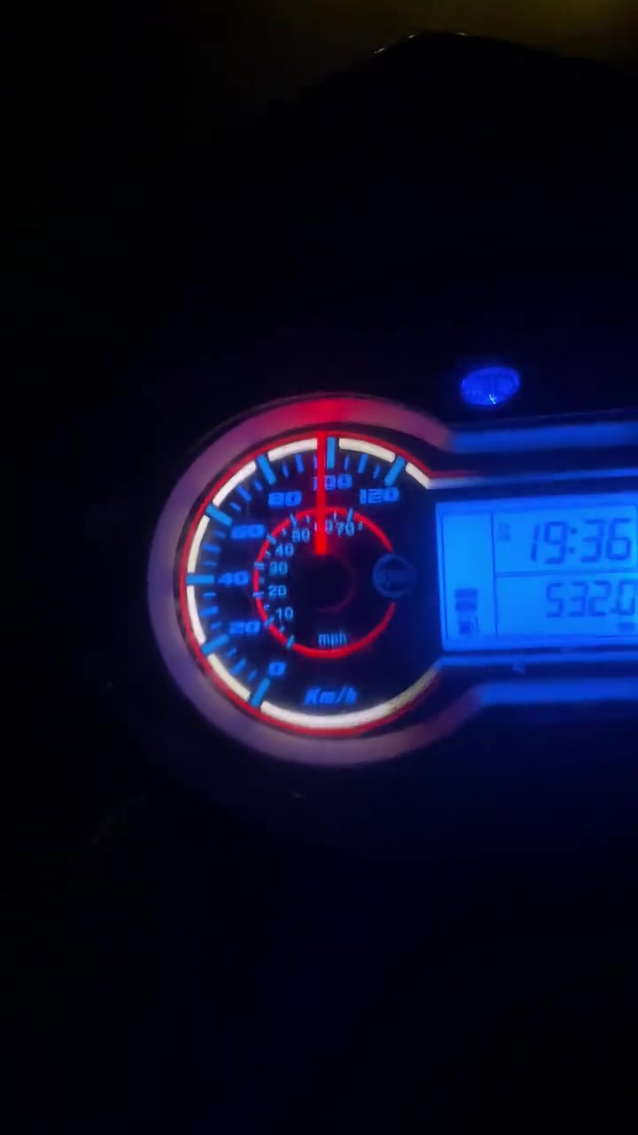 دراجه سيام تايون محرك 150cc شلعه ومعدل مشكلته بس   560الف هاذ رقمي ***********

