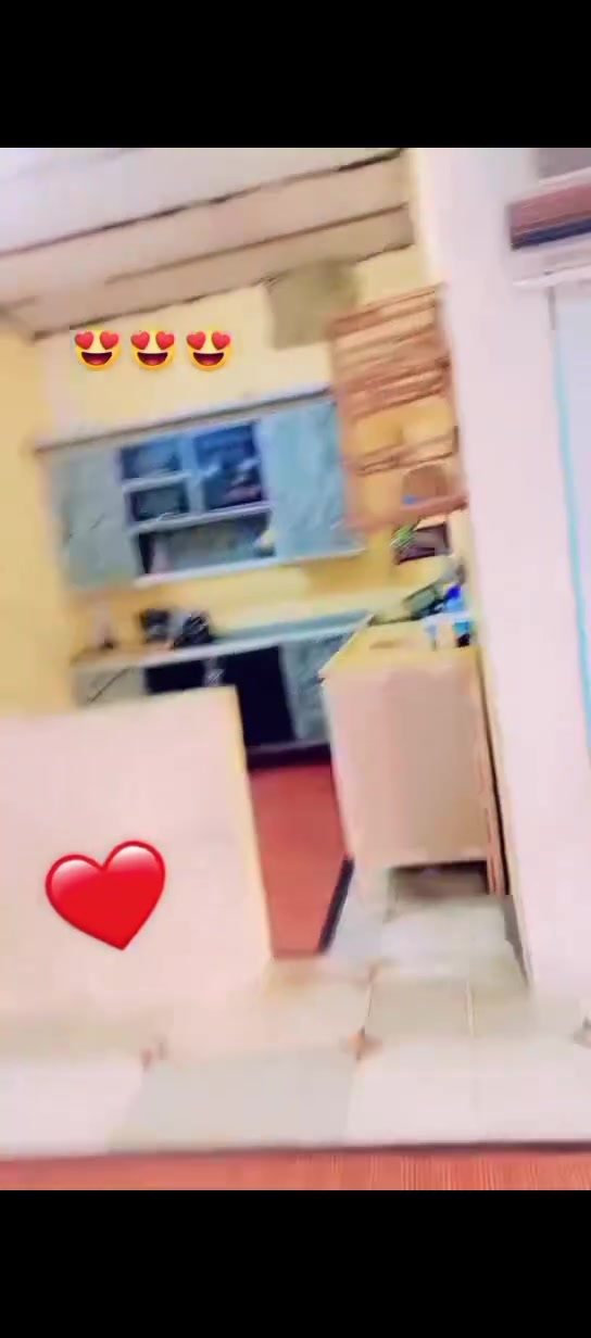 بيت تجاوز للبيع غرفتين وصاله ومطبخ تركي مفتوح ع صاله بيت سراميك وسقف ثنوي الغرف سندويج والباقي فرمستون عكاده وصطح وحوش جبير سعر لبيت 20مكان لبيت وره ملعب مقابل هبي لاند لاستفسار ع رقم***********
