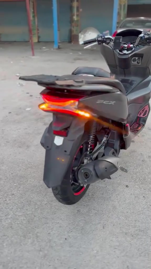 � للبيع هوندا PCX 🚨جيل ثالث

🏍️ الدراجة نظيفة جدًا وحالتها ممتازة.
✅ الشكل مرتب كما موضح بالصور.
✅ الإنارة والإشارات شغالة بالكامل.
✅ جاهزة للاستخدام ولا تحتاج أي مصروف.

💰 السعر:17
📍 الموقع: (ديالى المقدادية ).
📞 للاستفسار والمراسلة: (***********)
