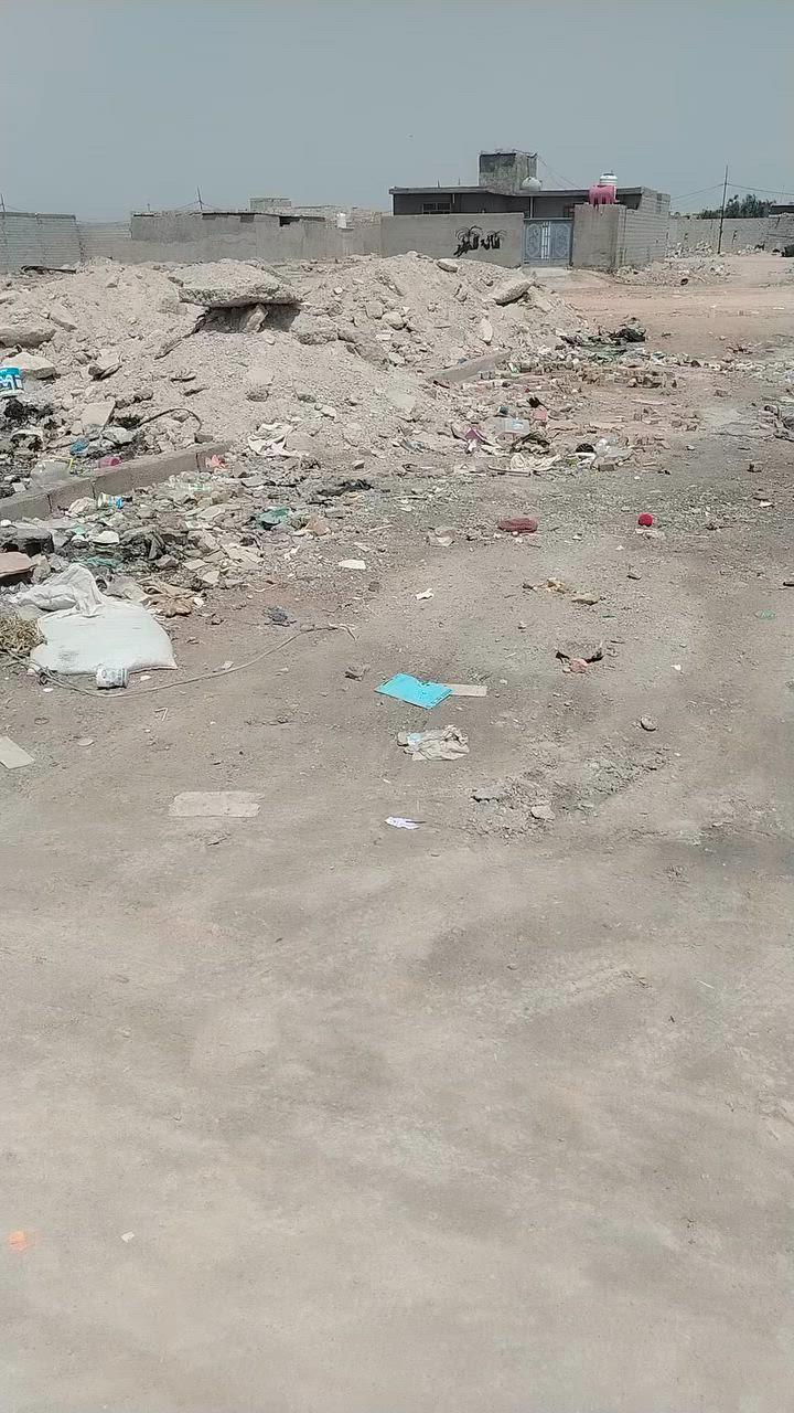 سلام عليكم عرصه اللبيع بل براكيه مساحه 200 قريبه ع شارع العام استفسار ***********
