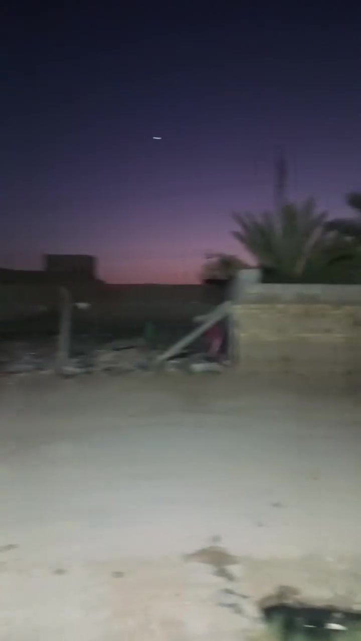 اسلام عليكم بيت للبيع مشمول بل طابو مسوين معامله اله ومساحته 175،
متكون من غرفه 
وصاله ومطبخ 
وديوانيه مسوينه غرفه وصحيات بناء جديد فقط البيت بناء قديمه مكانه حي الحسن قرب البانزين خانه ورا زراعه صاير بصف بيت ركن  ، سعره 70،وبي مجال للشراي  ، رقم بي واتساب يوجد تصال 
(***********)
