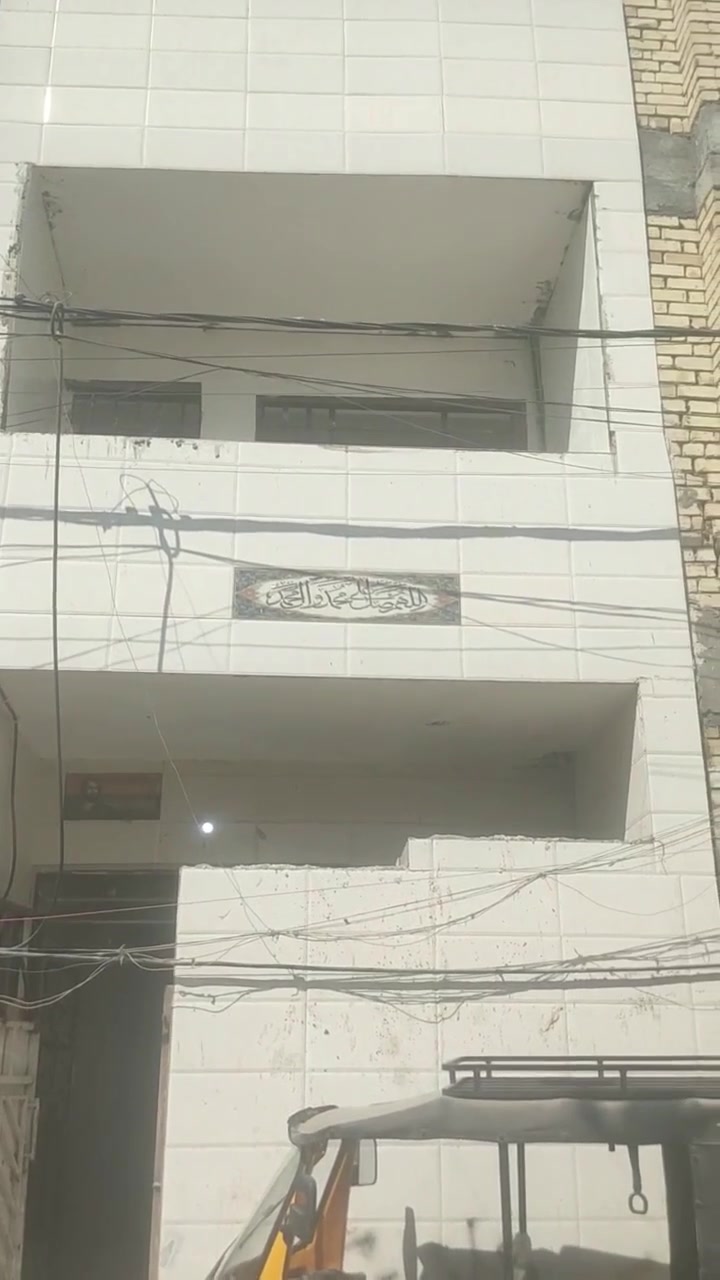 سلام عليكم  نص قطعة ٧٢ متر شرك بناء جديد كله سيراميك طابقين قطاع ٢٩ سوك طباخ مريدي (( للايجار)) شرط يجار ولي ياجرها لو منتسب بقوات الامنيه لو موظف  يطيني مال شهرين مقدمه وكل واستلم كل شهر بشهره بسبب الاستهزاء بعض ضعاف نفوس لم ضع سعر للايجار خابر وعطيك تفاصيل ماجاوب خاص عذرن ***********أبو ياسين  عذروني ماجاوب
