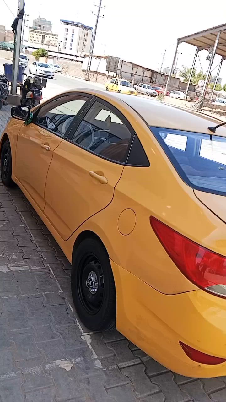 سلام عليكم سياره اكسنت للبيع موديل 16خاليجي مكينه وتبريد وحداديه كله جديد مكفول بس طخات بصيطه هزه جديده رقم جديد بغداد مكان سياره كربلاء سعر 78 بيها مجال حك الجيه ***********
