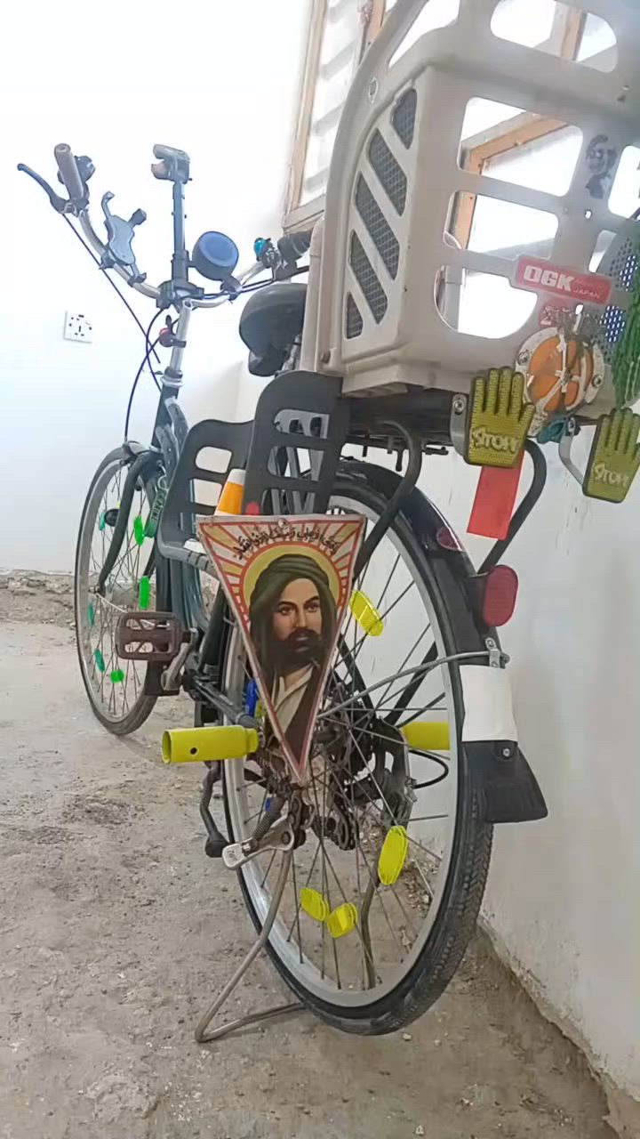السلام عليكم بايسكل بناتيه جديد نظيف كفاله عامه العنوان بغداد الشعله وهذا رقم الواتساب***********
