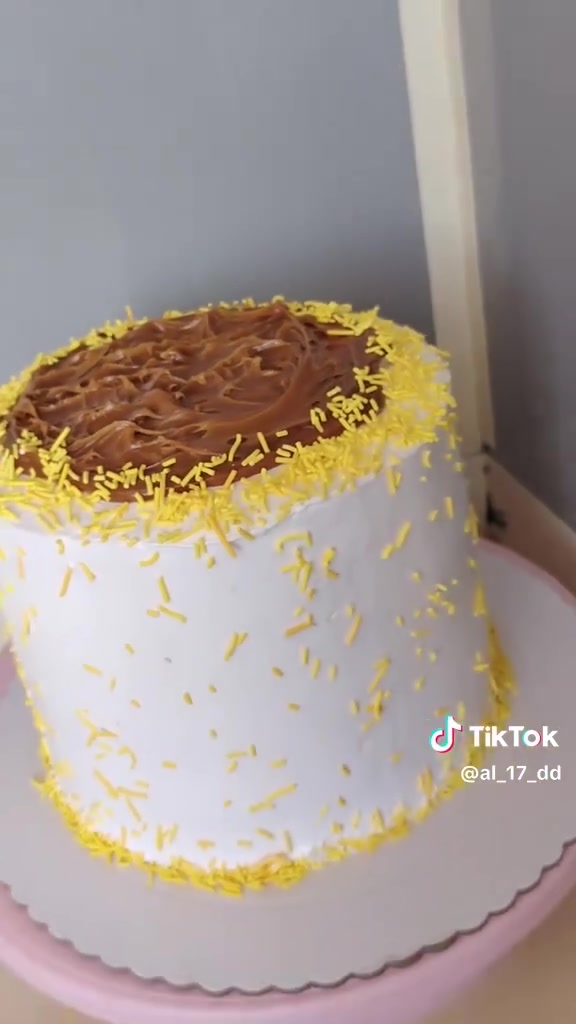 .

فرحة زهره✨🎂 حجوزات كيك فرحة زهره مفتوحة 🎂✨

إذا عندكم عيد ميلاد، نجاح، خطوبة، تخرج أو أي مناسبة حلوة، خلي كيكتكم من فرحة زهره 💖

🍰 كيك طازج وطعم يجنن.🎀 تنسيق وترتيب حسب طلبكم.💝 أسعار مناسبة وجودة تفرحكم.

📌 لا تتأخرون بالحجز، المواعيد تمتلئ بسرعة.📩 راسلونا على الصفحة واحجزوا موعدكم من هسه.

فرحة زهره... نضيف لمسة حلوة لكل فرحة.
كيك معجنات الغزاليه
***********
