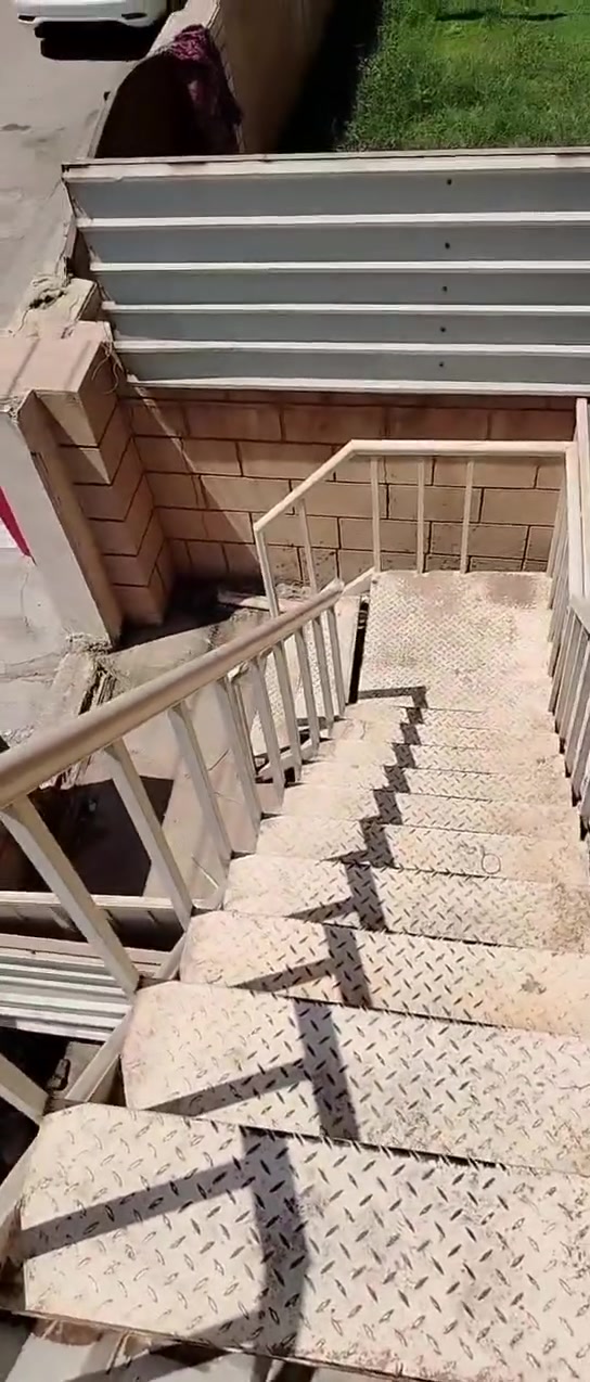 الايجار مشتمل طابق اول فوك الأرضي المكان حي الجهاد المخابرات السعر 500 الاتصال ***********
