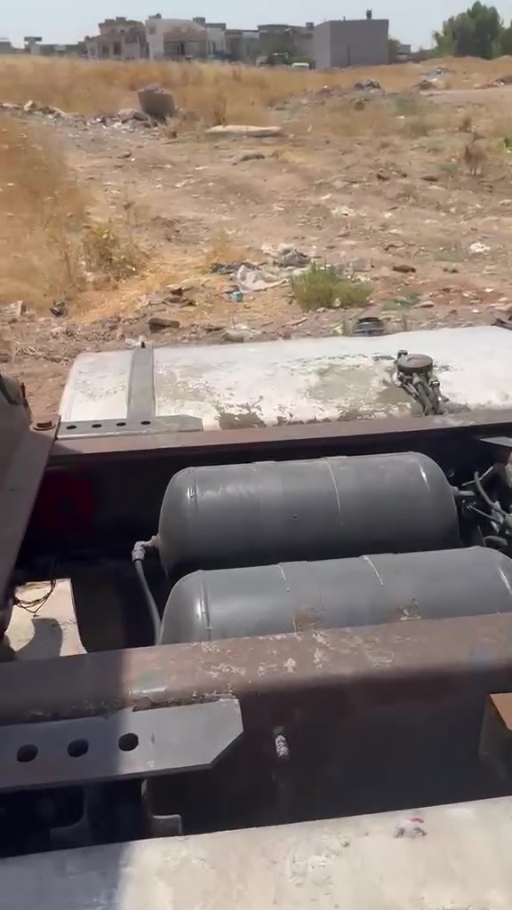 ئیسکانی بۆفڕۆشتن مۆدیل 2004 ریتایدەر تبرید سپلیت تانکی لەسەر ڕەبت تانکی ماموجود مەکینە 480 مەکینە گێر بەشەرت ***********
