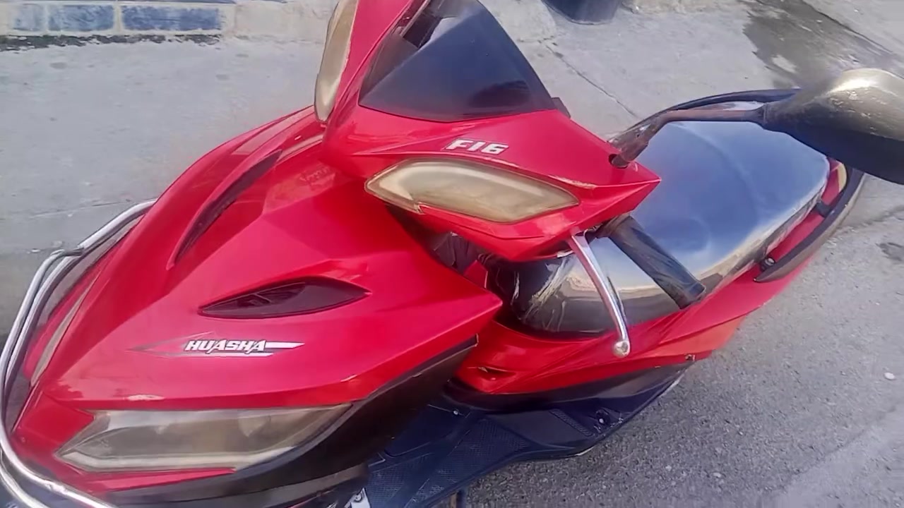 ماطور صيني محرك 125 للبيع شرط لاصرف ولا نفخ معمر جديد السعر 350 الف وبي مجال الشراي 
يتصل ***********
