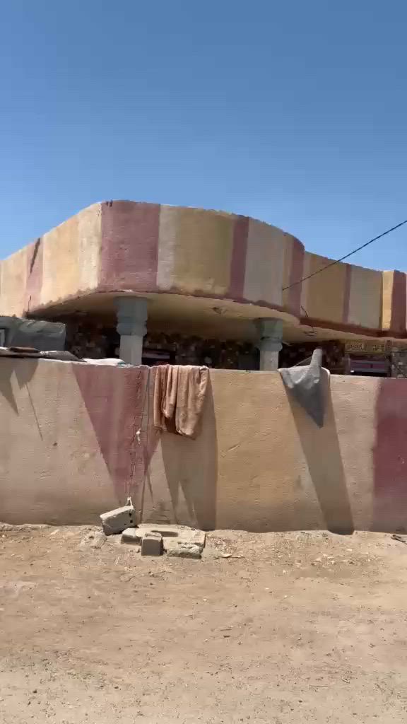 موقع مميز وسعر مناسب 
نقدا أو اقساط 
------------------------------
يعلن مكتب أهالي بابل للعقارات عن توفر داران بناء 🏢 طابوق سقوف كونكريت مسلح سند زراعي 25 على شارع تبليط 10م وخدمات متوفرة من كهرباء وماء اسالة..

1. دار سكن مساحة 360 يتكون من ثلاثة غرف منام واستقبال وكلدور ومطبخ ومجمع صحيات داخلية وخارجية.
السعر/ 47 نقد - 53 قسط

2. دار سكن مساحة 450 يتكون من غرفتين منام واستقبال وكلدور ومطبخ ومجمع صحيات داخلية وخارجية.
السعر/ 55 نقد - 60 قسط
الموقع/ بابل - الحله - أبي غرق طريق المهناويه وعلى مسافة قريبة من المعهد الفني...
للاستفسار الرجاء الاتصال على صاحب الدور وبشكل مباشر ومن الله التوفيق...
7873410868‬‏0


**إذا كنت صاحب هذا الإعلان وتريد حذفه لأي سبب، رجاءا أرسل رسالة إلى الدعم الفني**