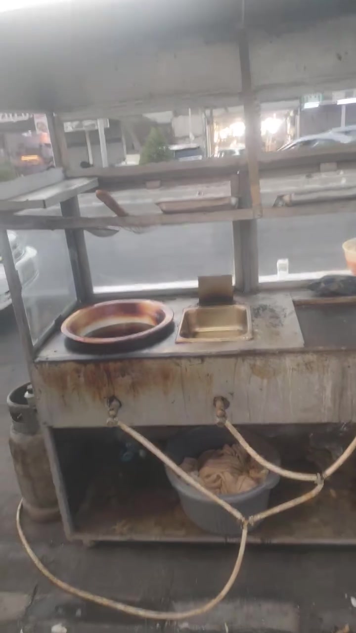 عربانه فلافل او فنكر او بركر للبيع اب 450 كامله من كلشي كل غراضها اوياها ربع مذب عليها اخت الجديده بيها تايرات مكاني الشعب *********** بس واتساب الخط معلق
