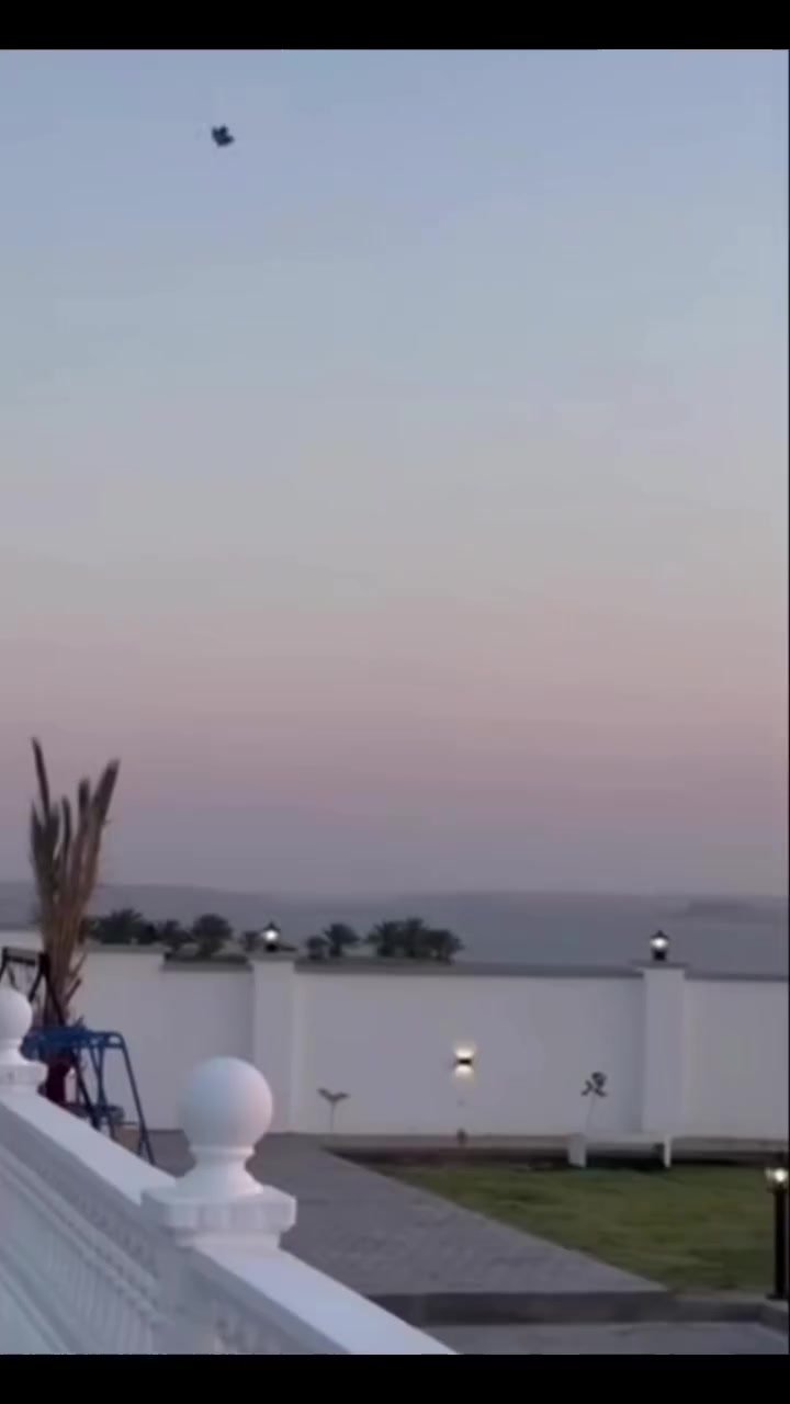 عمل الأصباغ
جانب من اعمالنا مزرعة لافيدا 
الأنبار عنه 
***********
عمل كافة الأصباغ البيوت والواجهات والدوائر وصبغ الأبواب الحديد ....
