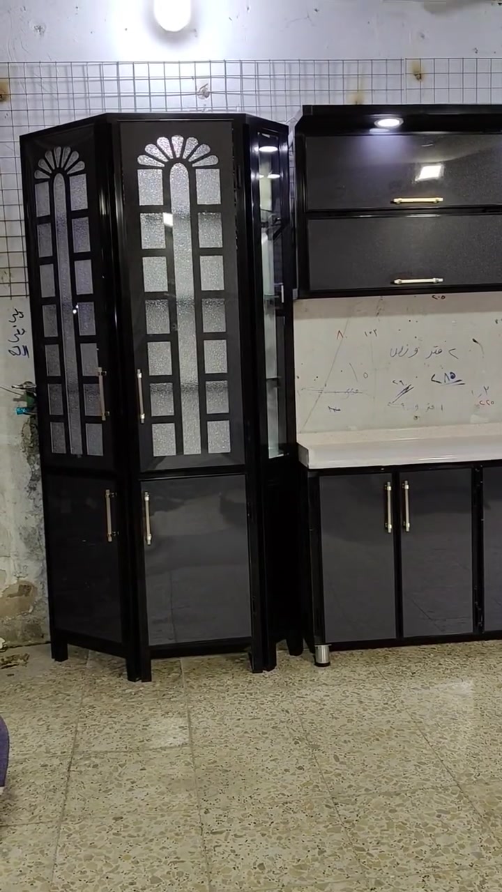 للبيع نظيف
كل التفاصيل و القياسات موضحه بالفيديو بغداد الشعب *********** متواجد واتساب أو خاص أو اتصال راسلني عالسعر يوجد توصيل بكروه حسب المكان
